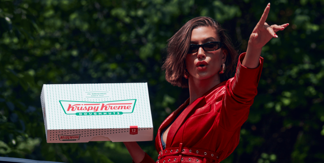 北美美妆黑马Rhode年销1.32亿美元！Z世代唇蜜每秒售出36支成社交货币