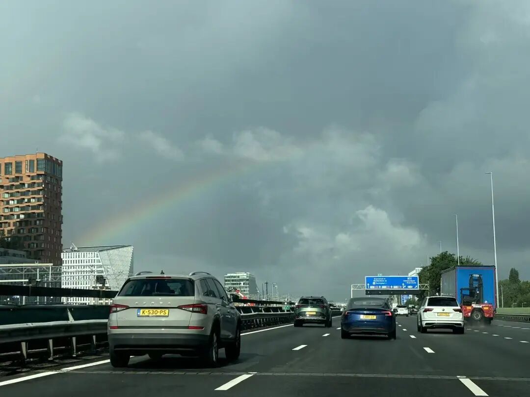 从刚果到迪拜：中国企业出海潮下的外派青年生存图鉴​