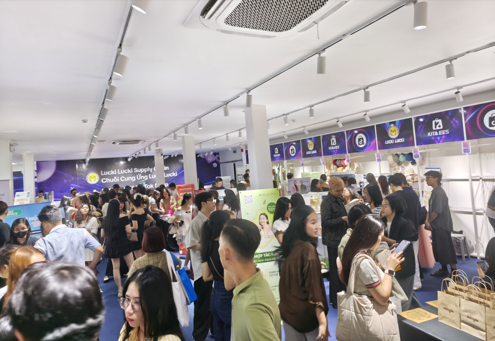 越南首家TikTok授权的线下选品中心，他来了！