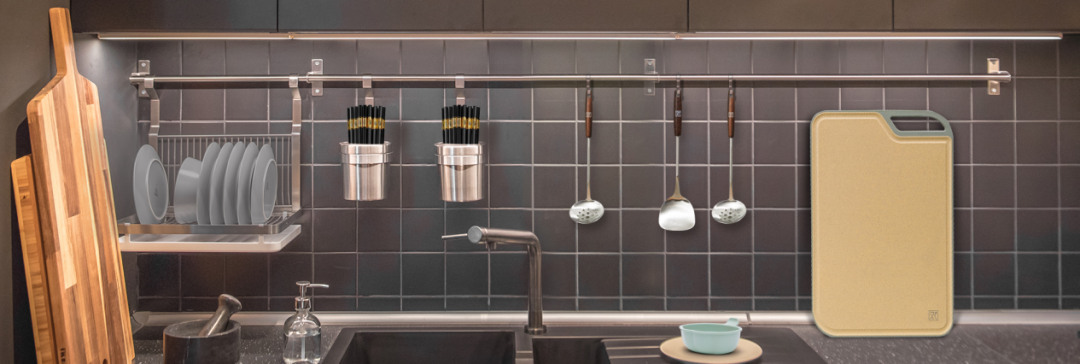 0.7元出厂价的小铁片，为何在海外卖出97万元？