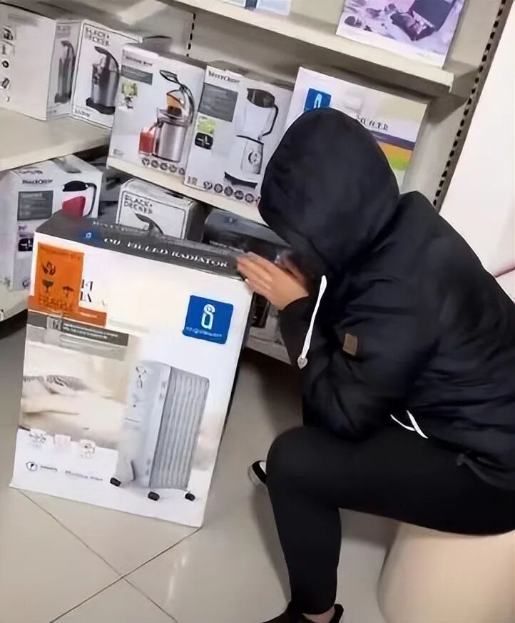 福州跨境隐形冠军爱购年入14.8亿，靠灯泡插座打入欧洲万家小店