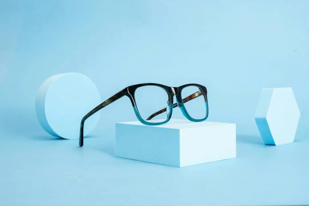 拿下82.6亿美元市场，日本人疯抢！这款蓝牙眼镜火了|爆品洞察