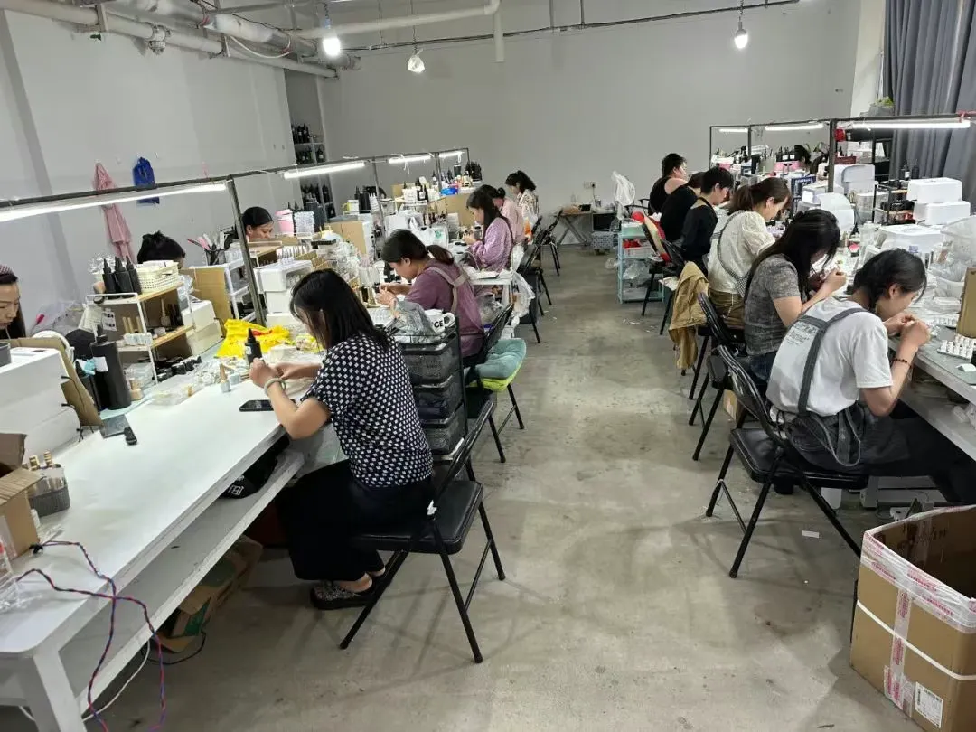 15 亿播放炸穿 TikTok！中国宝妈出手，半个美国女人的指甲都被 “承包” 了！