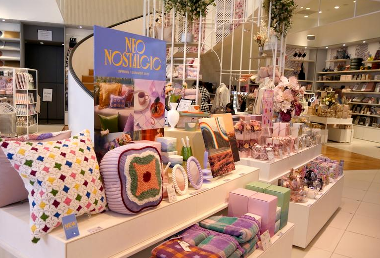 日本Francfranc家居30年长红秘诀：靠“可负担的奢华”定位，用场景感与情绪价值撬动消费