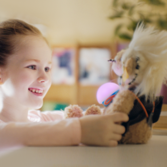 拿下2亿融资，Haivivi为何成为AI玩具出海“独狼”？