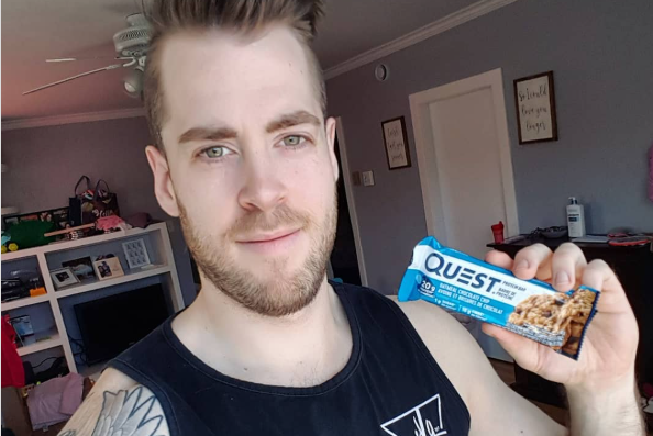 10亿美金收购背后：Quest如何用"健康零食化"撬动200亿市场？