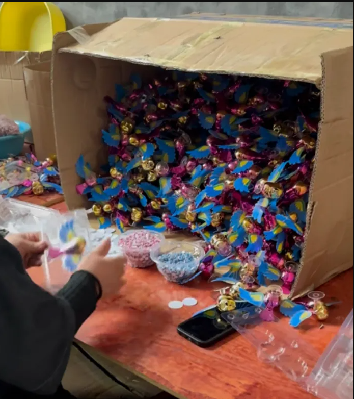 半个月狂卖超200万单？国内10元车载塑料玩具，义乌卖家仅用3天爆单了15万只！